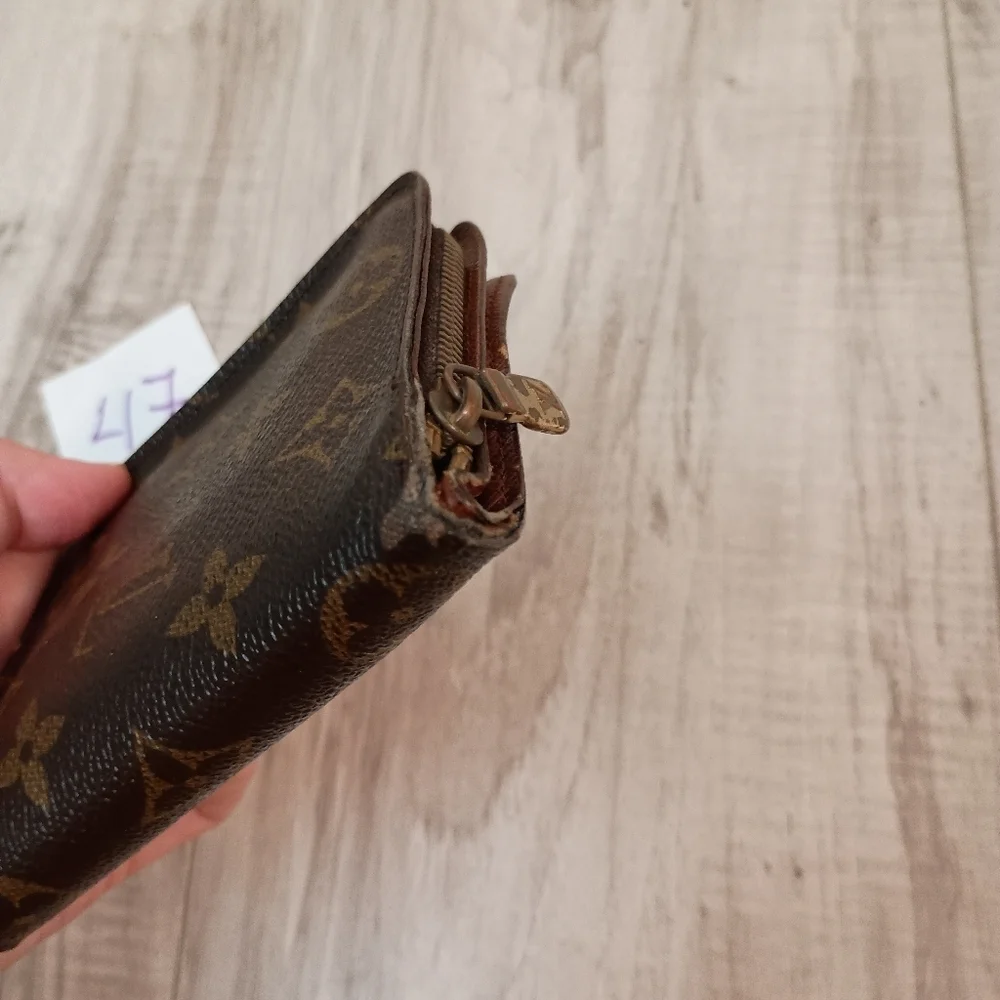 Louis Vuitton Monogram Compact Bifold Wallet Zip/Snap